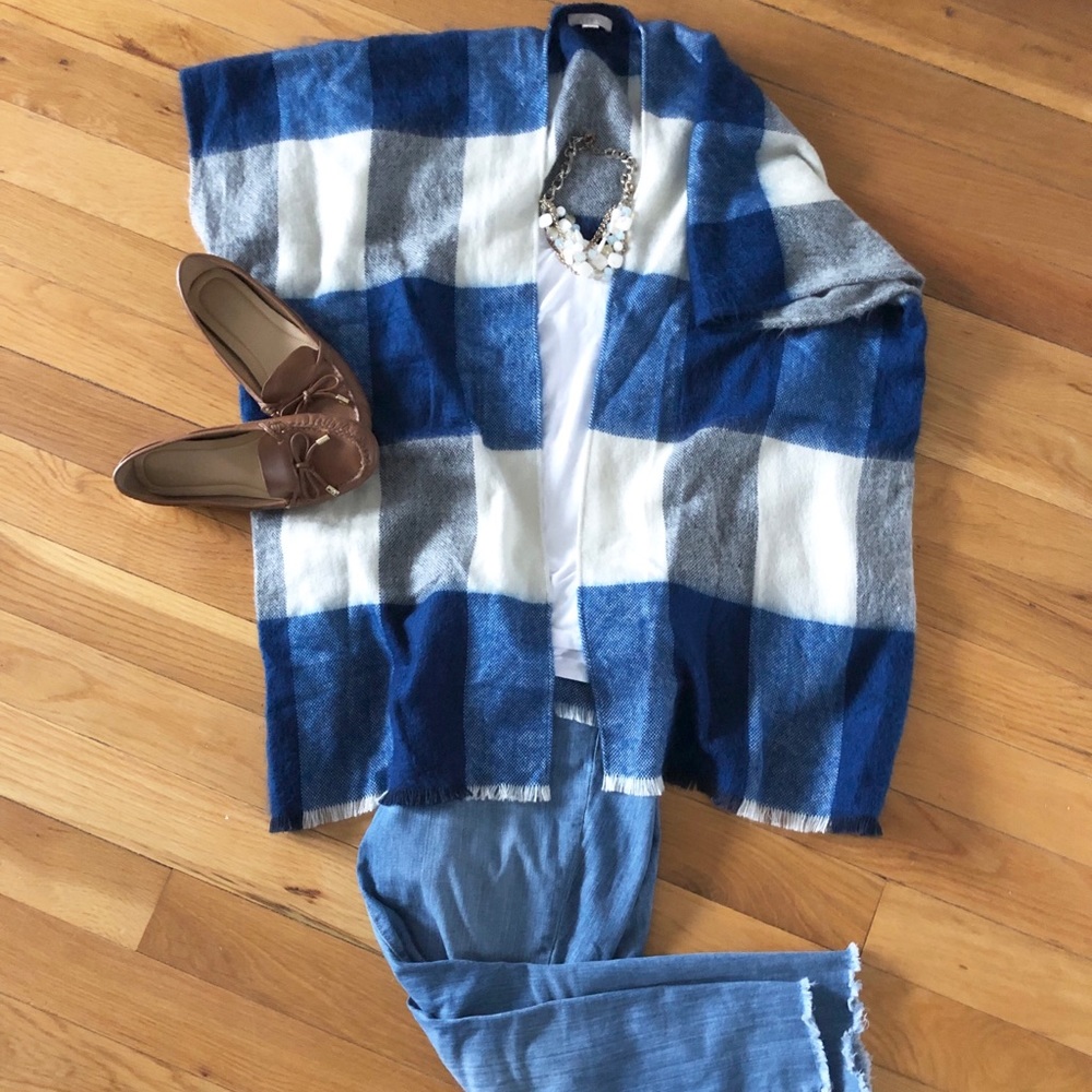 THE softest oversized poncho EVER! Loft, NWOT